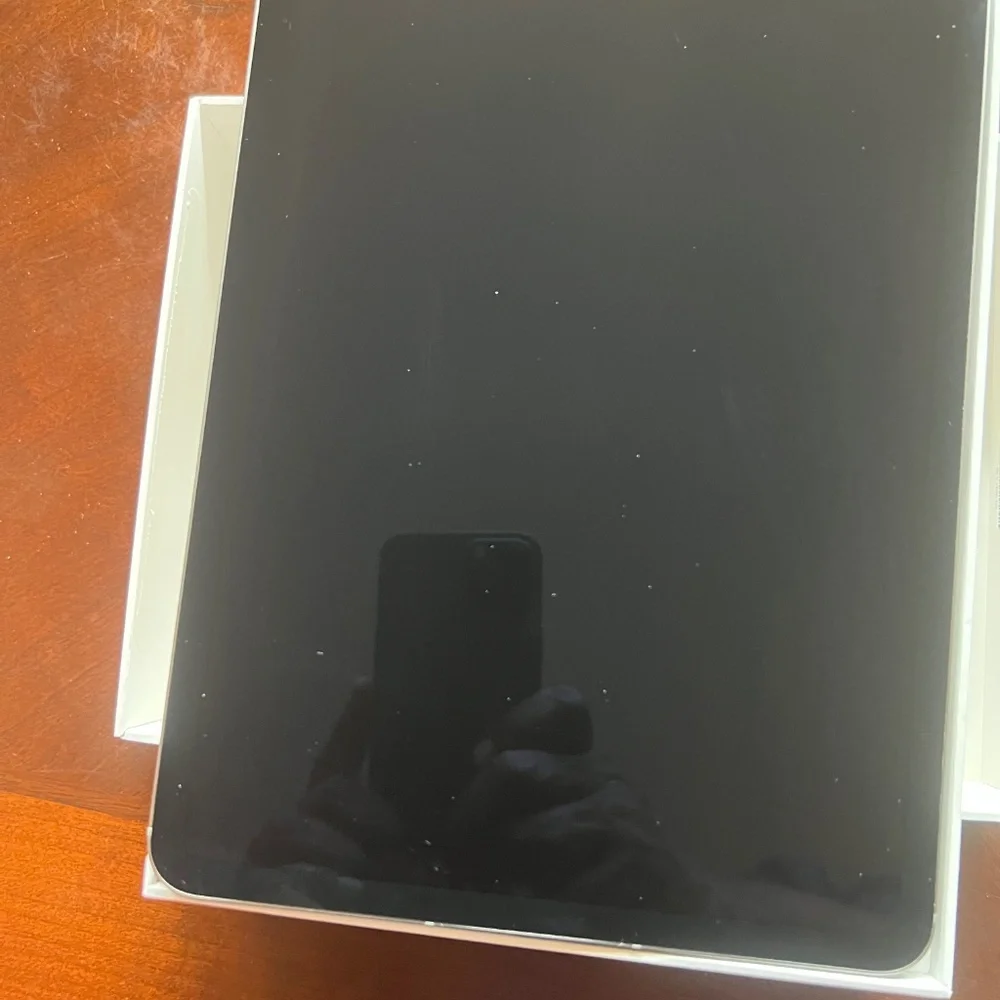 BUNDLE - EUC iPad Pro & Magic Keyboard